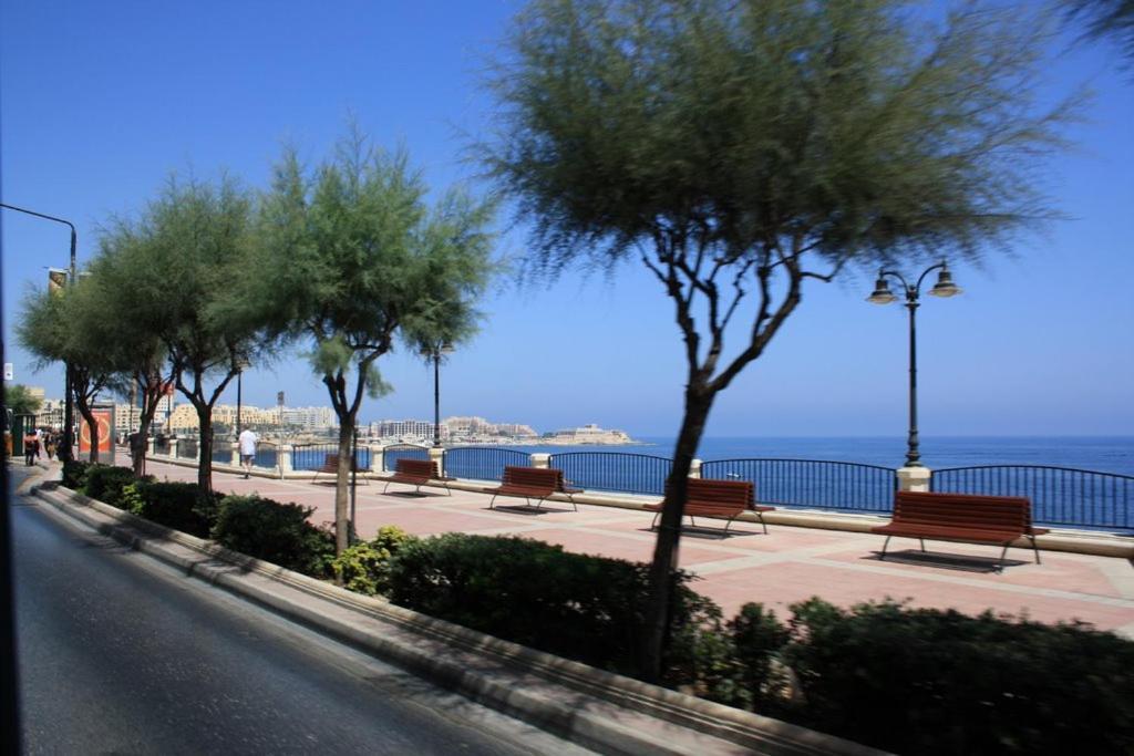 Luxury Apartment With Valletta And Harbour Views Слима Экстерьер фото