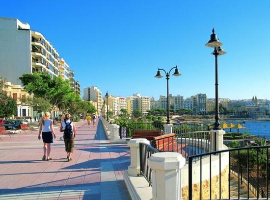 Luxury Apartment With Valletta And Harbour Views Слима Экстерьер фото